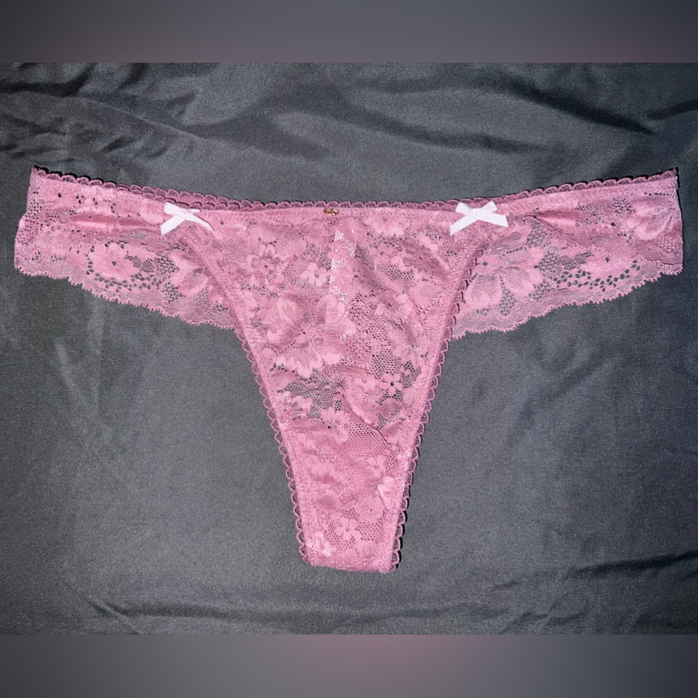 BODY BY VICTORIA
Lace Wrap Thong Panty